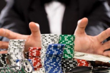 Khám phá top nhà cái uy tín poker đổi thưởng: Chơi an toàn, tỷ lệ thắng cao